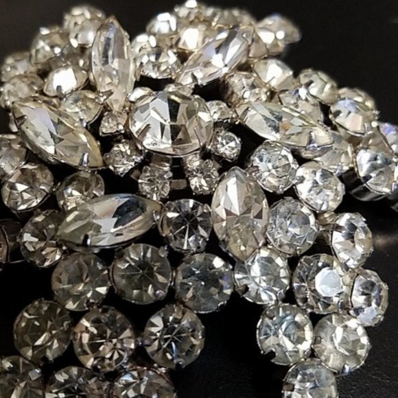 Huge Vintage Rhinestone Pinwheel Brooch - Picture 6 of 7